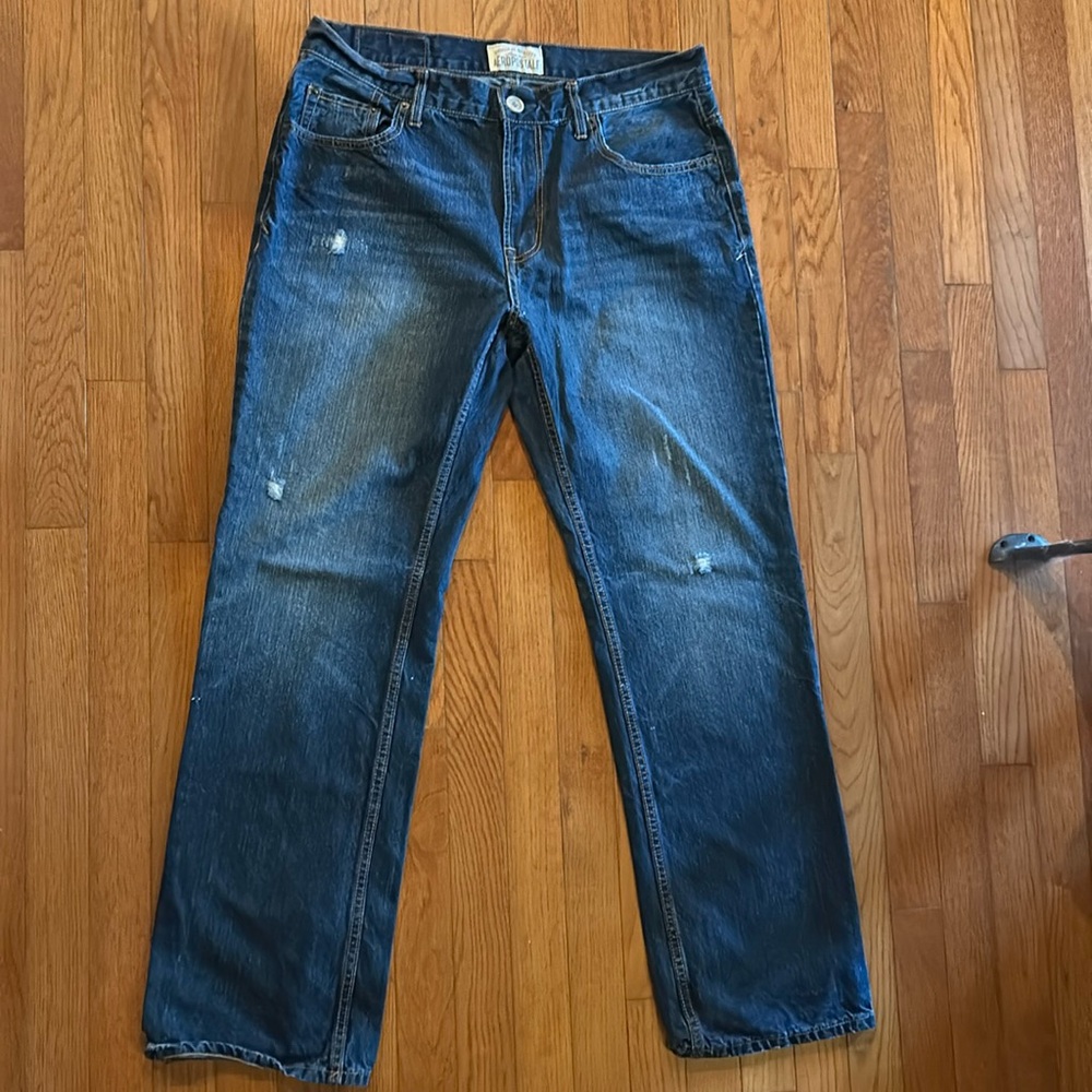 Aeropostale Jeans. Sz 34/32. 100% Cotton. Dark wash slight distressed